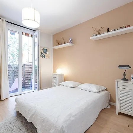 Spacious And Elegant With Sunny Terrace