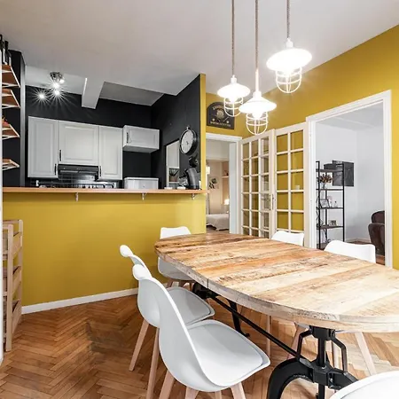 Spacious And Elegant With Sunny Terrace Apartment *