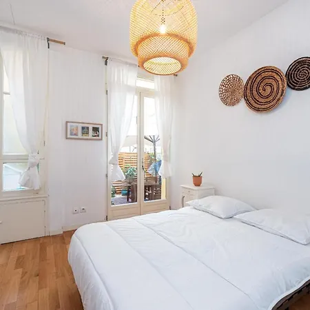 Apartment Spacious And Elegant With Sunny Terrace *