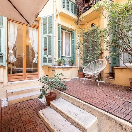 Spacious And Elegant With Sunny Terrace Apartment